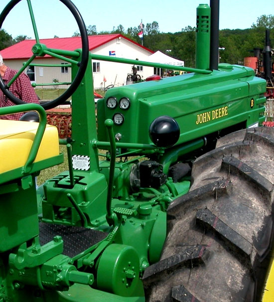 john_deere_b.jpg