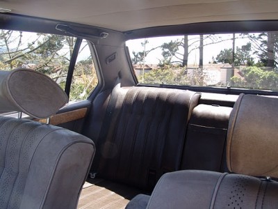 745i_back_seat_window