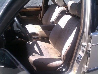745i_front_seats_left