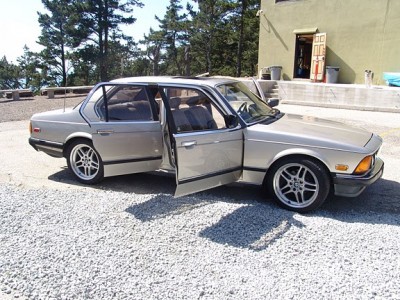 745i_right_front_doors_open