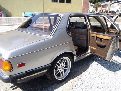 745i_right_rear_doors_open